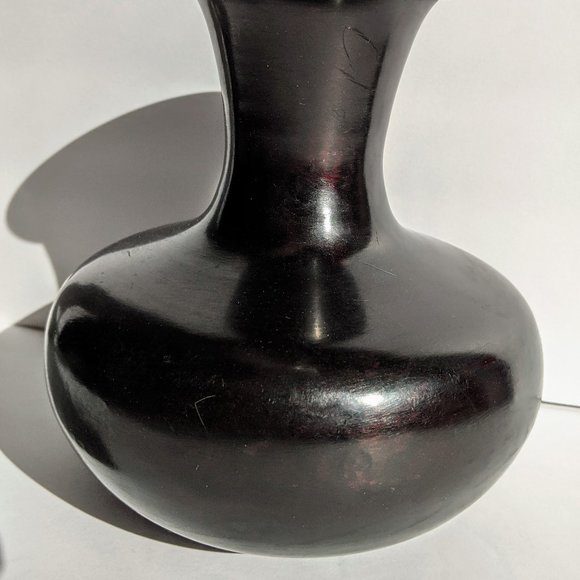 Small Black Metal Vase - Picture 2 of 2